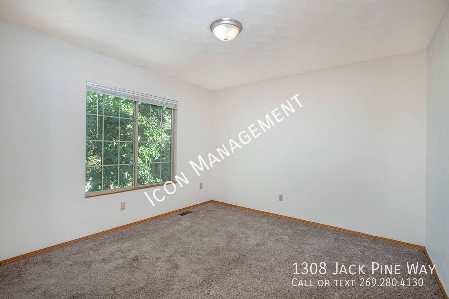 Townhouse for rent at 1308 Jack Pine Way, Kalamazoo, MI 49006