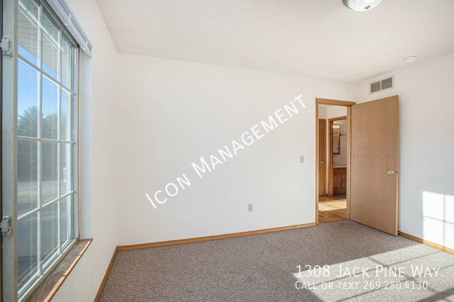 Townhouse for rent at 1308 Jack Pine Way, Kalamazoo, MI 49006