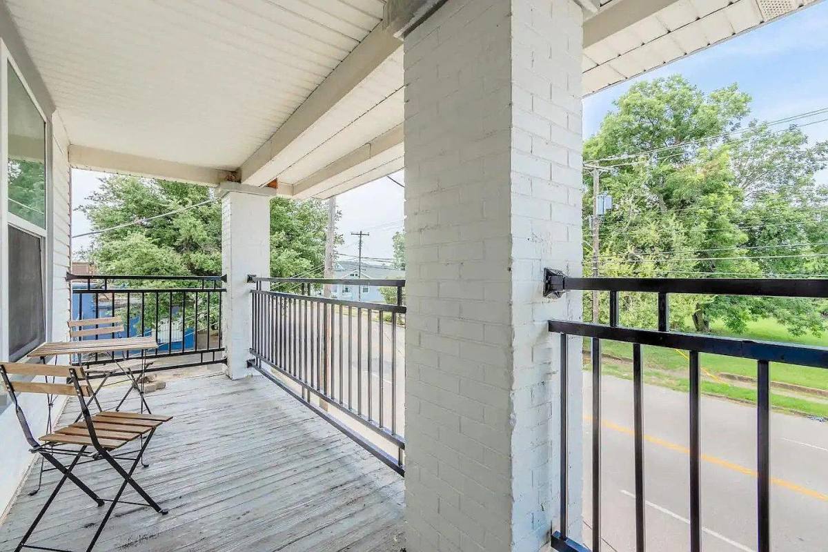 Apartment for rent at 1704 S Akard St, Dallas, TX 75215