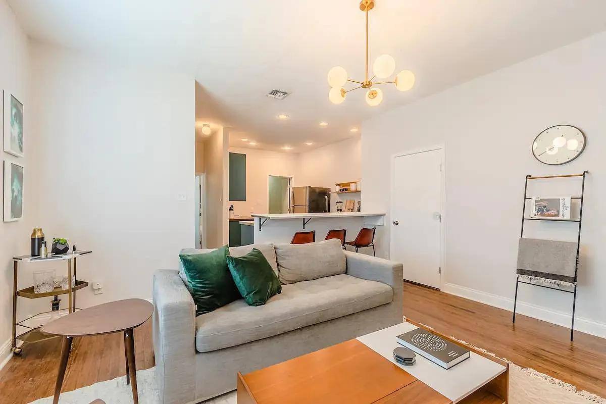 Apartment for rent at 1704 S Akard St, Dallas, TX 75215