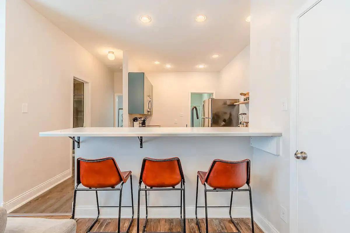 Apartment for rent at 1704 S Akard St, Dallas, TX 75215