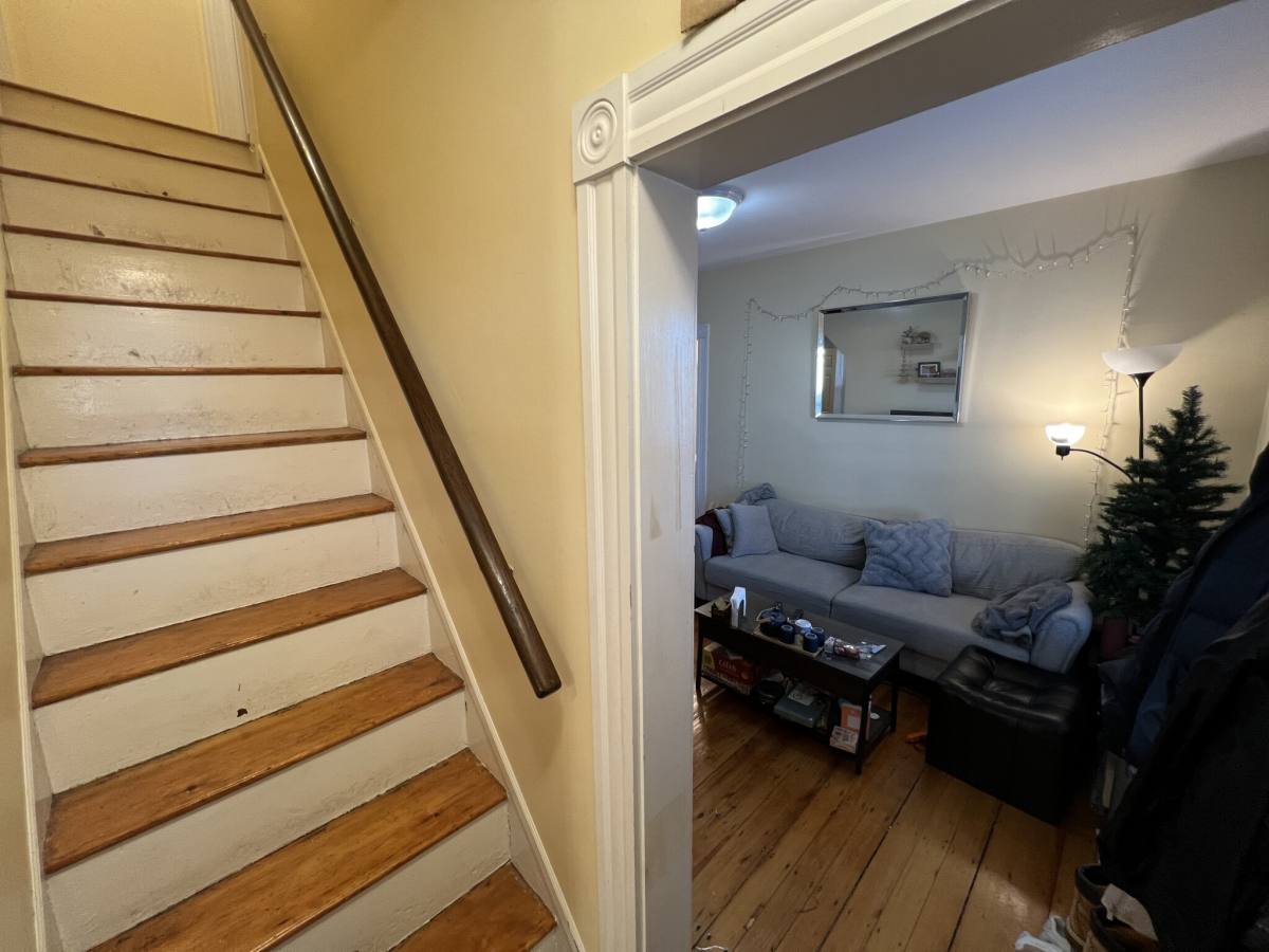 Apartment for rent at 6 White St Place #1R, Cambridge, MA 02140