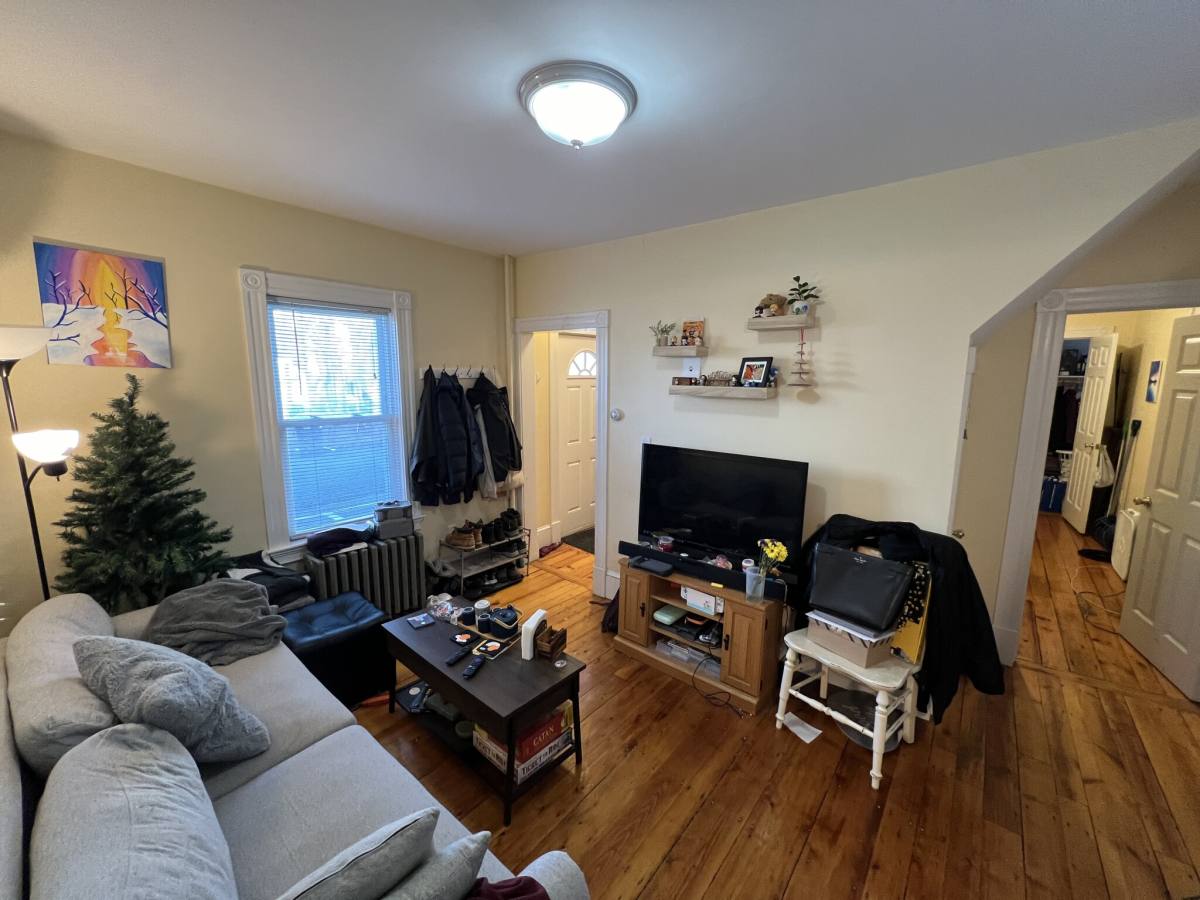 Apartment for rent at 6 White St Place #1R, Cambridge, MA 02140