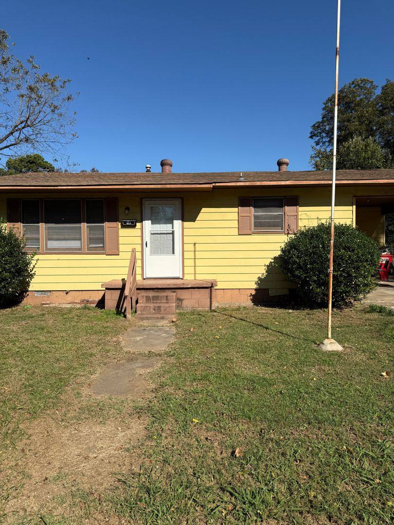 House for rent at 1114 N 3rd St, Dardanelle, AR 72834