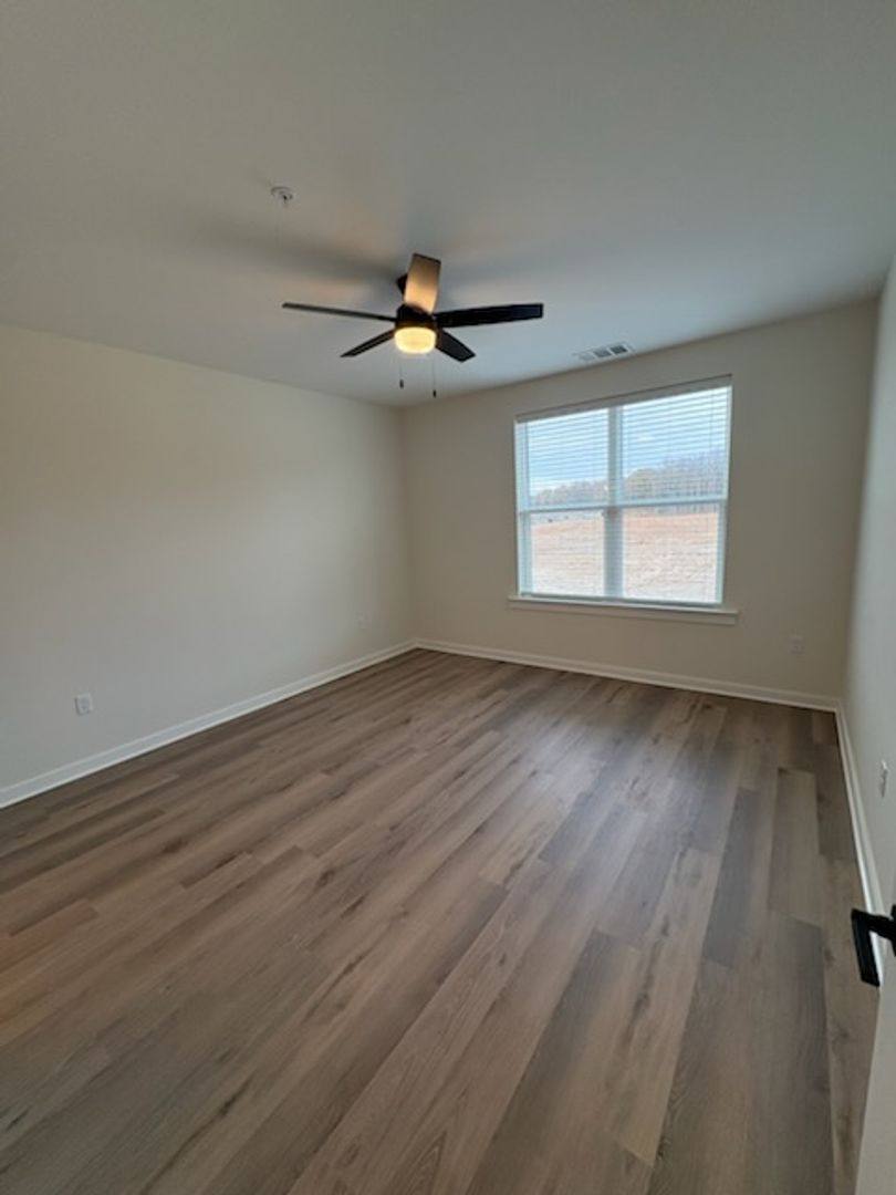 Apartment for rent at 865 Bolivar Dr, Nesbit, MS 38651