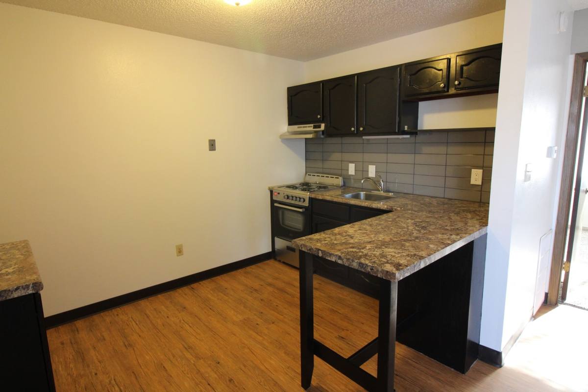 Apartment for rent at 1106-1110 Kent Circle, Waterloo, IA 50701