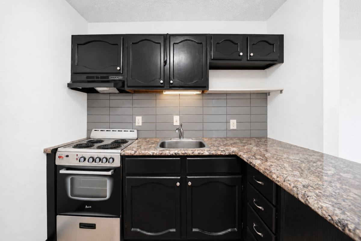 Apartment for rent at 1106-1110 Kent Circle, Waterloo, IA 50701