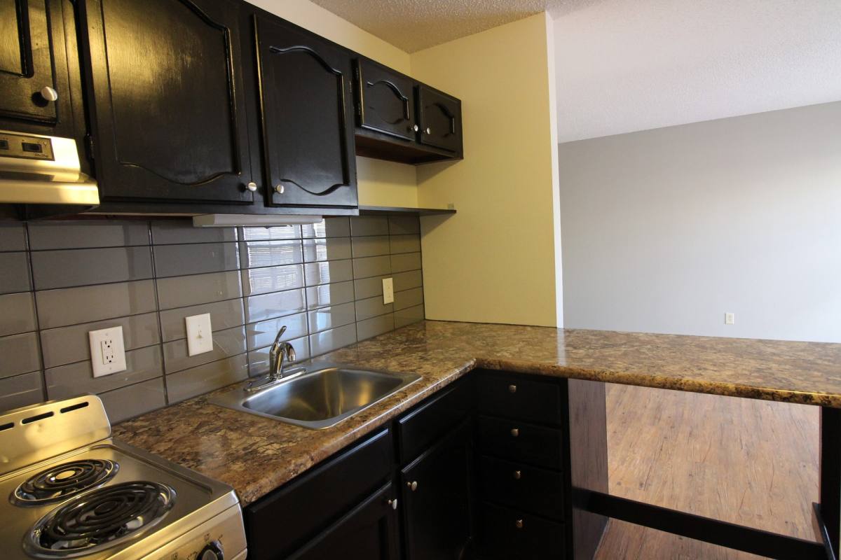 Apartment for rent at 1106-1110 Kent Circle, Waterloo, IA 50701