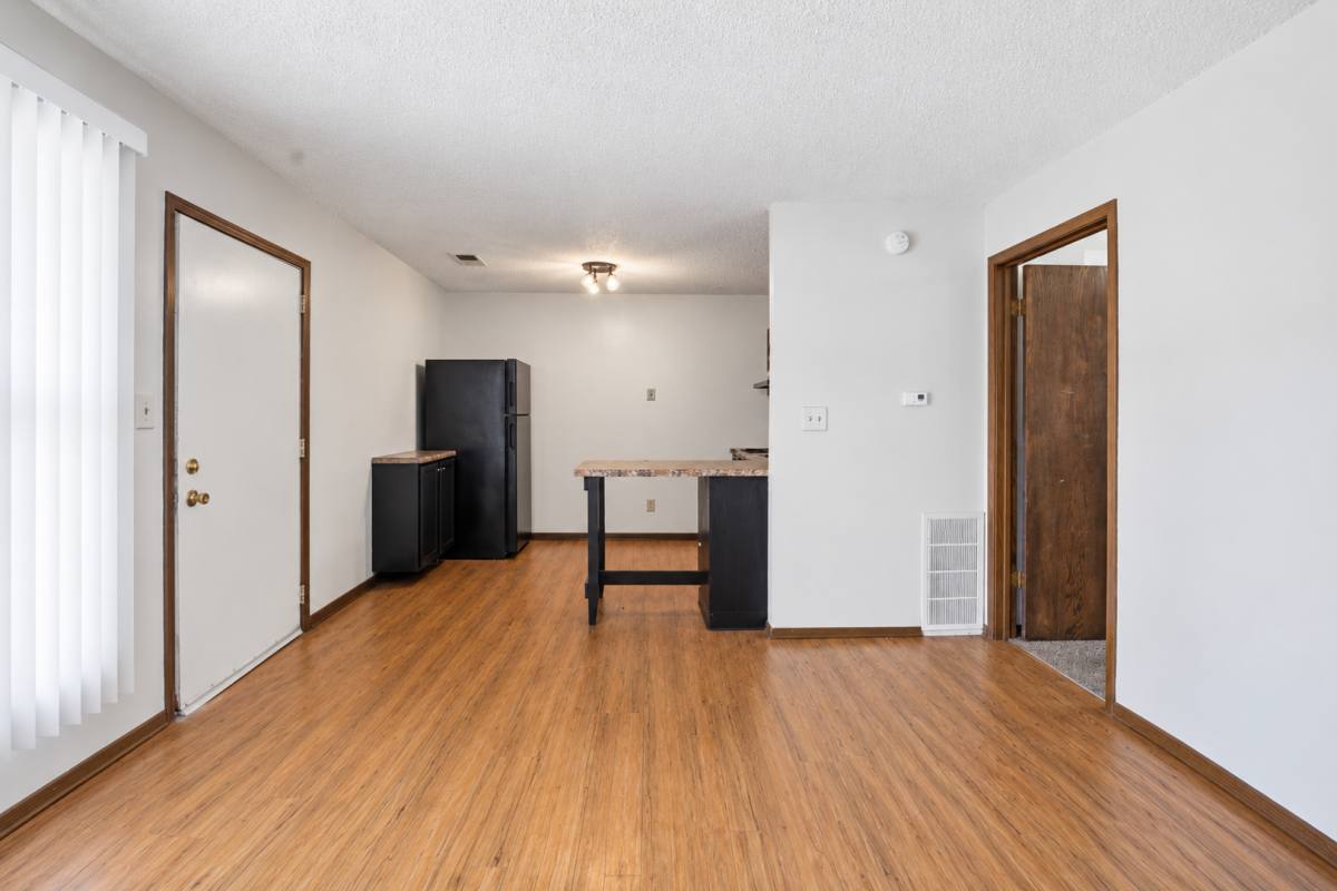 Apartment for rent at 1106-1110 Kent Circle, Waterloo, IA 50701