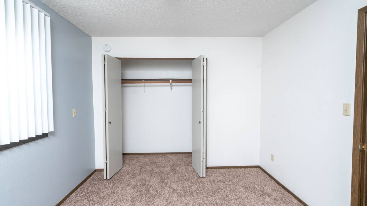Apartment for rent at 1106-1110 Kent Circle, Waterloo, IA 50701