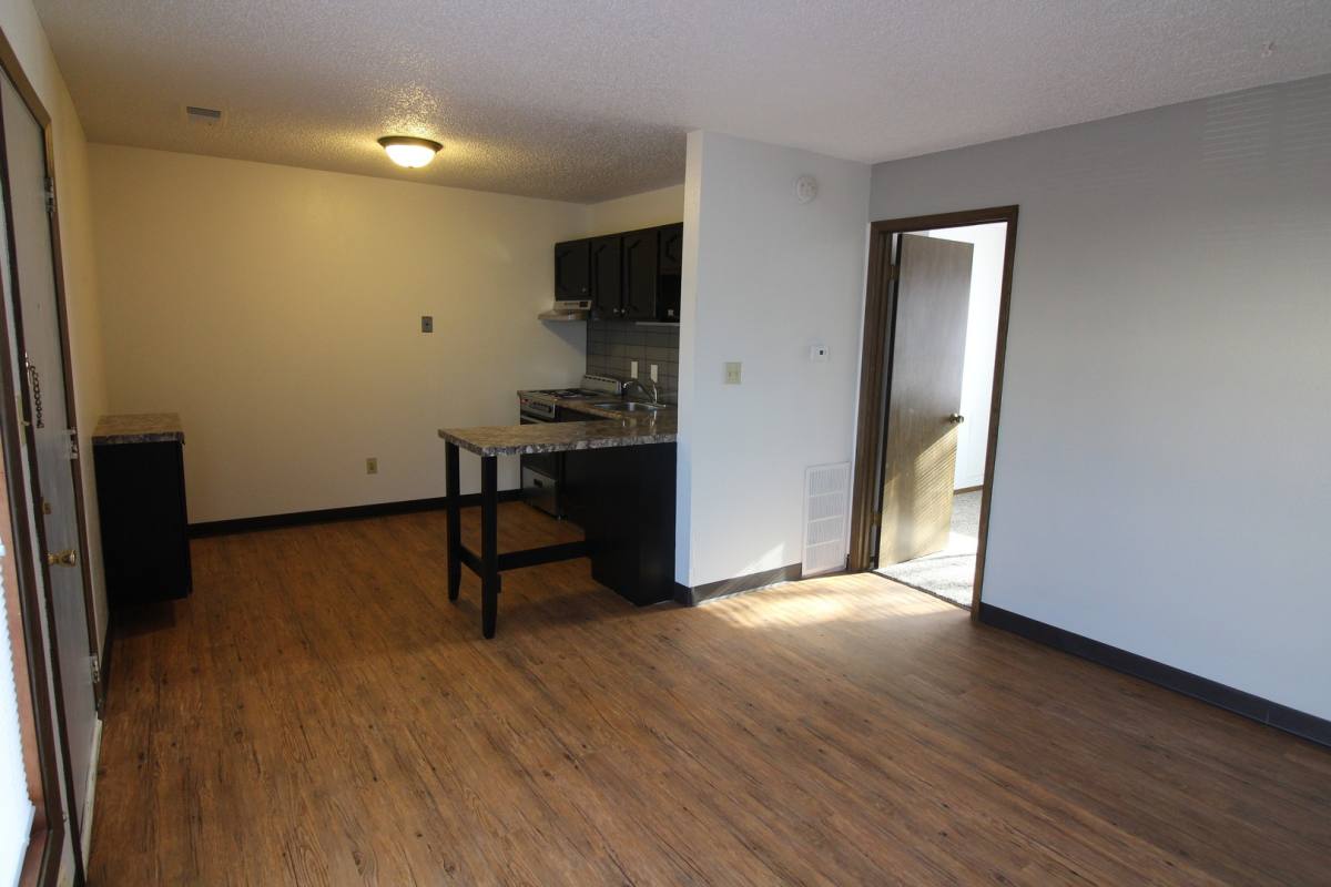 Apartment for rent at 1106-1110 Kent Circle, Waterloo, IA 50701