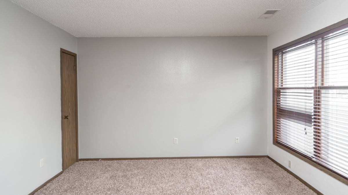 Apartment for rent at 1106-1110 Kent Circle, Waterloo, IA 50701