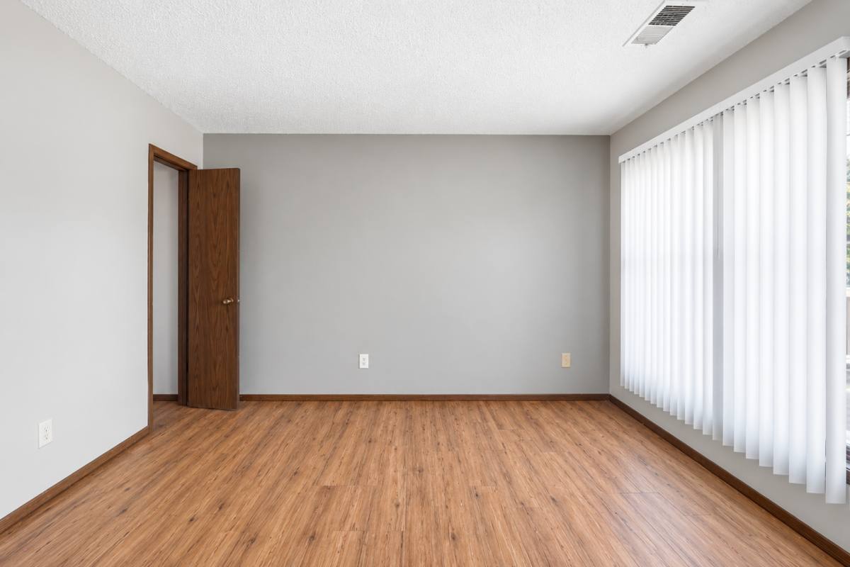 Apartment for rent at 1106-1110 Kent Circle, Waterloo, IA 50701
