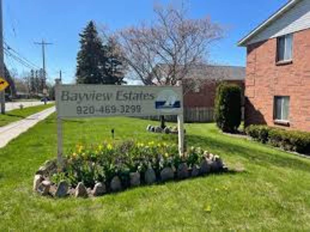 Apartment for rent at 2705 Humboldt Rd, Green Bay, WI 54311