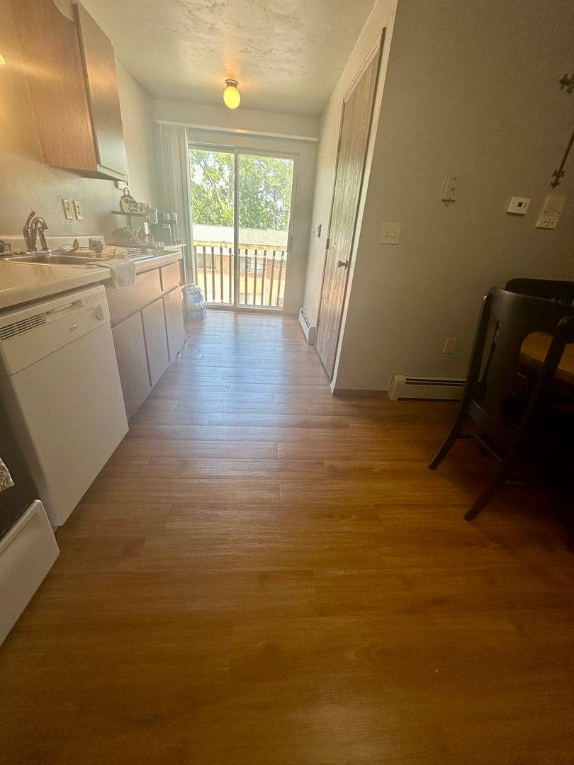 Apartment for rent at 2705 Humboldt Rd, Green Bay, WI 54311