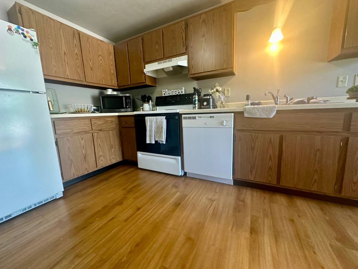 Apartment for rent at 2705 Humboldt Rd, Green Bay, WI 54311