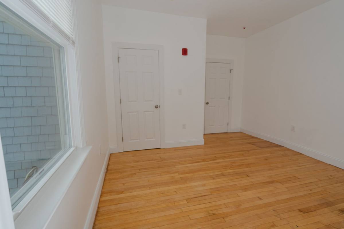 Apartment for rent at 11 Park St, Haverhill, MA 01830