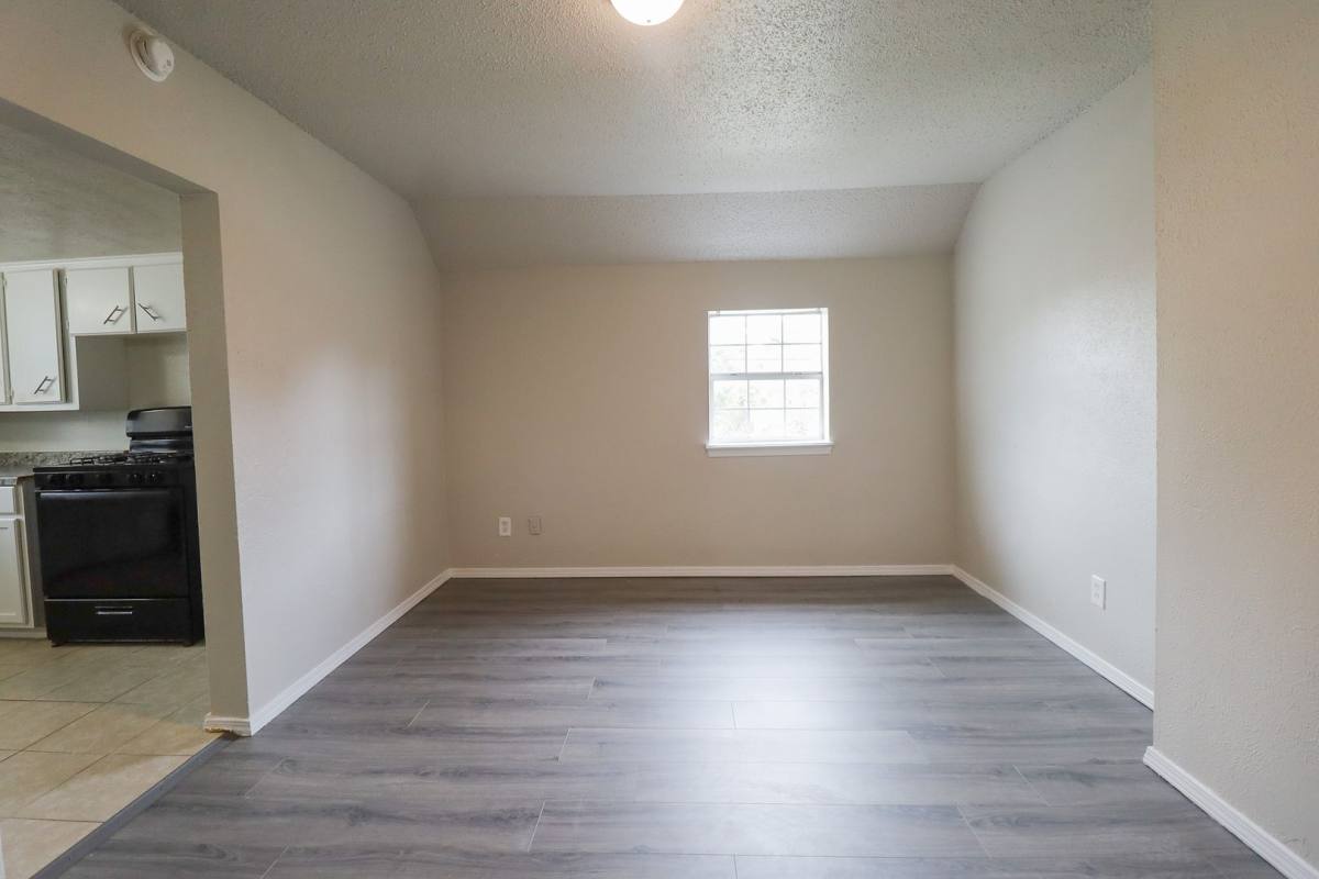 Apartment for rent at 405 S Maple St, Sapulpa, OK 74066