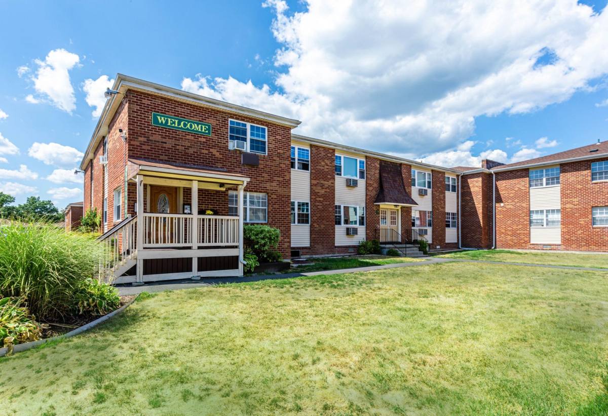 Apartment for rent at 644 Silverlake Scotchtown Rd, Middletown, NY 10941