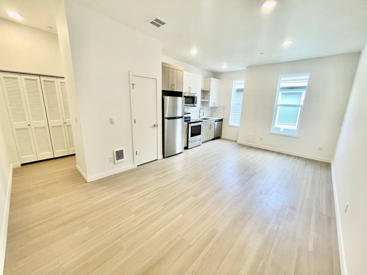 Apartment for rent at 7110 N Greenwich Ave, Portland, OR 97217