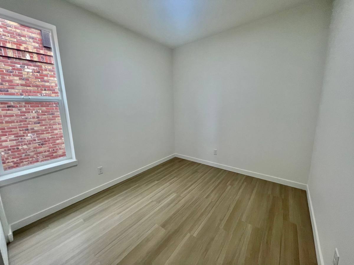 Apartment for rent at 7110 N Greenwich Ave, Portland, OR 97217