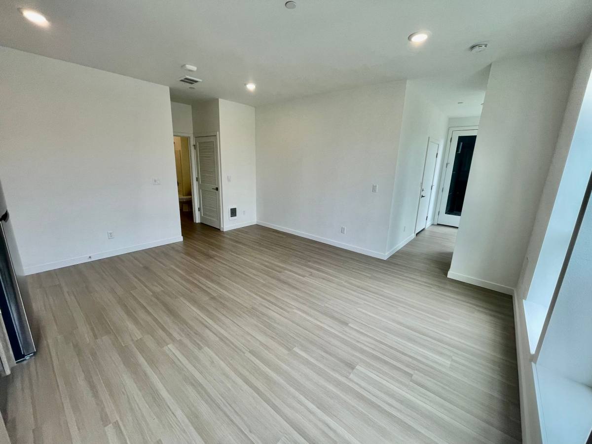 Apartment for rent at 7110 N Greenwich Ave, Portland, OR 97217