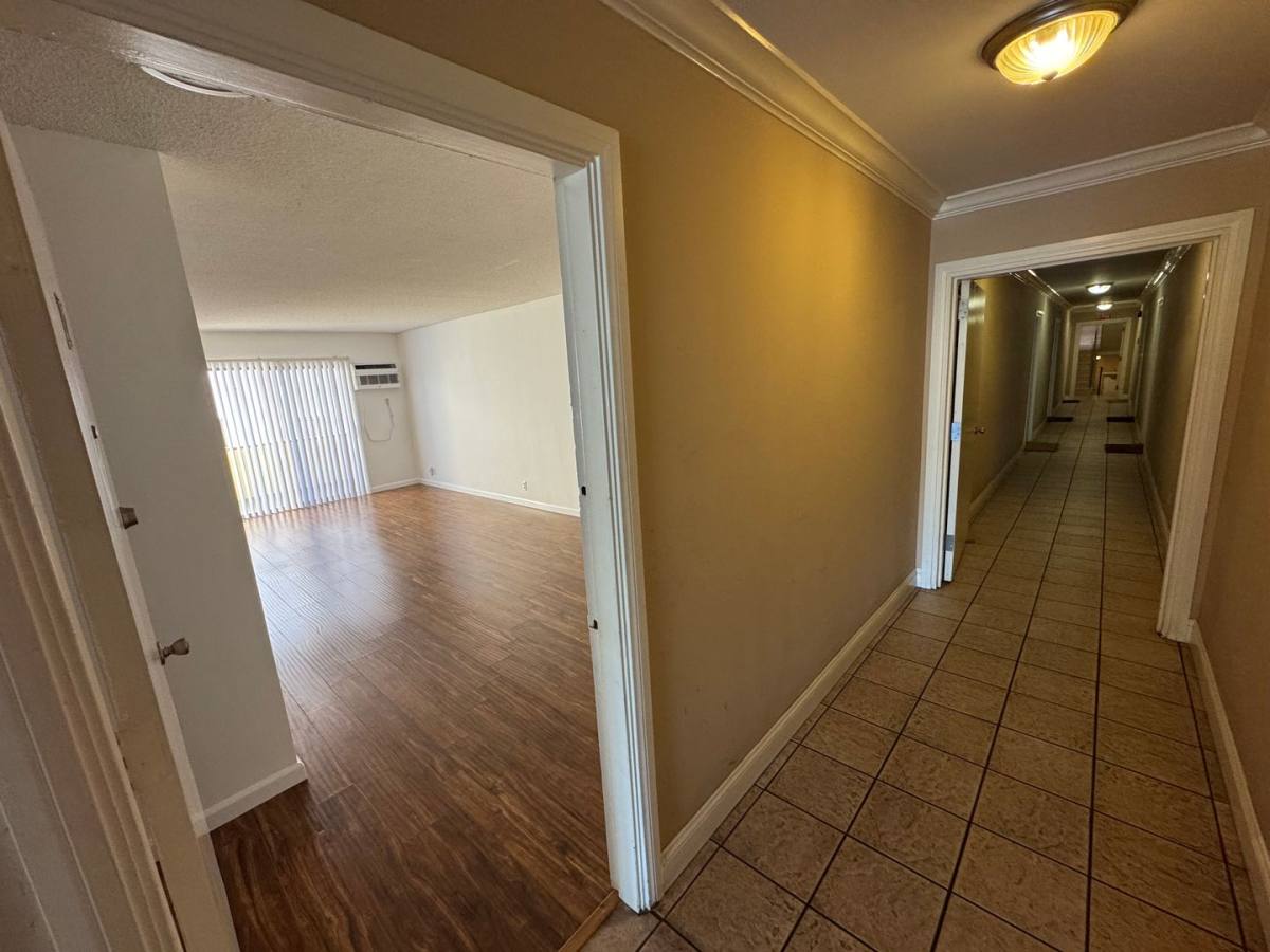 Apartment for rent at 617 N Orange Dr, Los Angeles, CA 90036