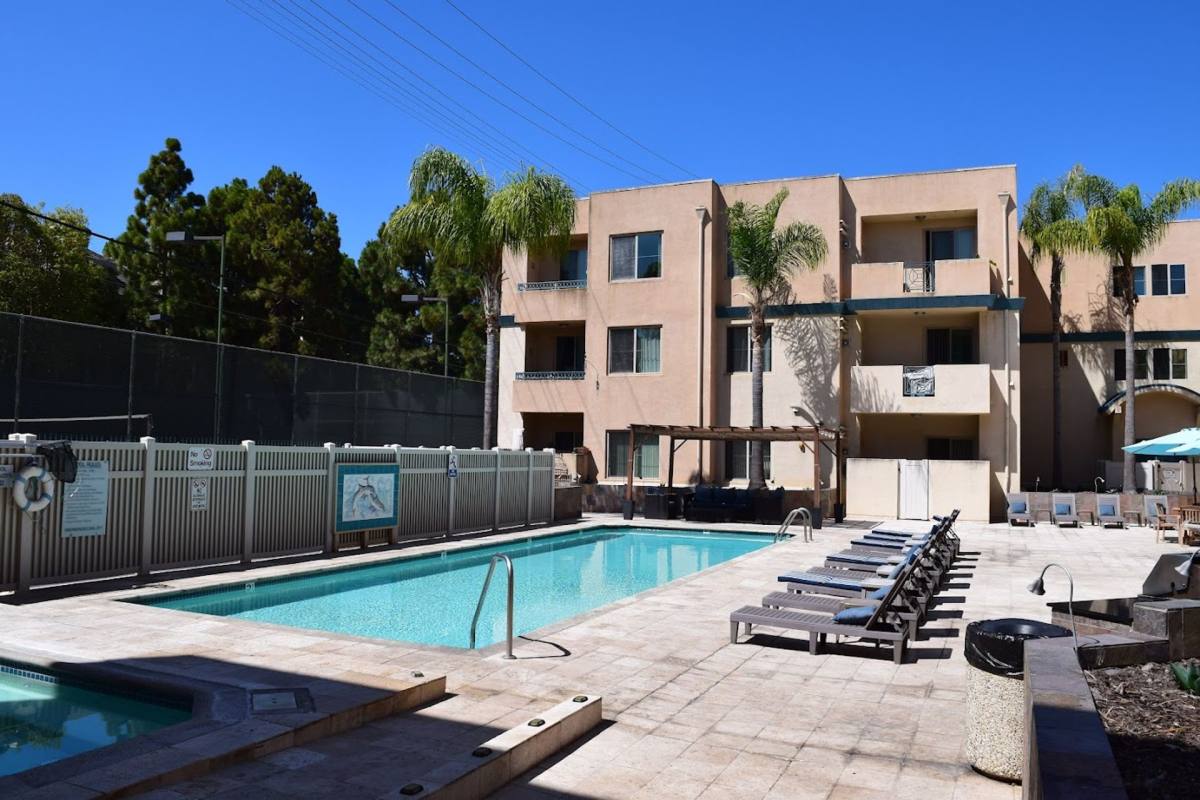 Apartment for rent at 8020 Manchester Ave, Playa Del Rey, CA 90293