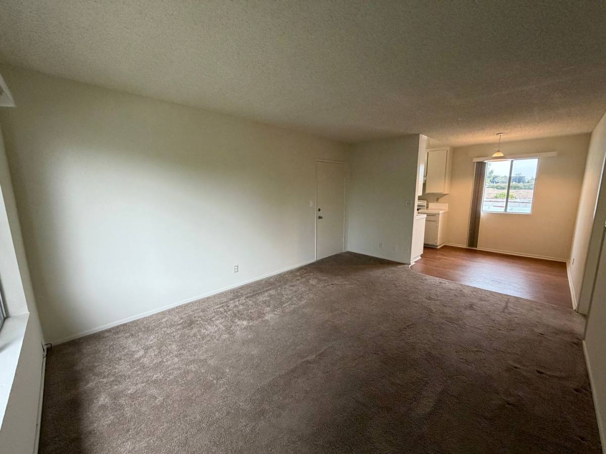 Apartment for rent at 2525 28th St, Santa Monica, CA 90405