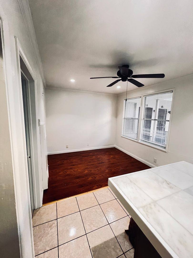 Apartment for rent at 2715-2723 San Marino St, Los Angeles, CA 90006