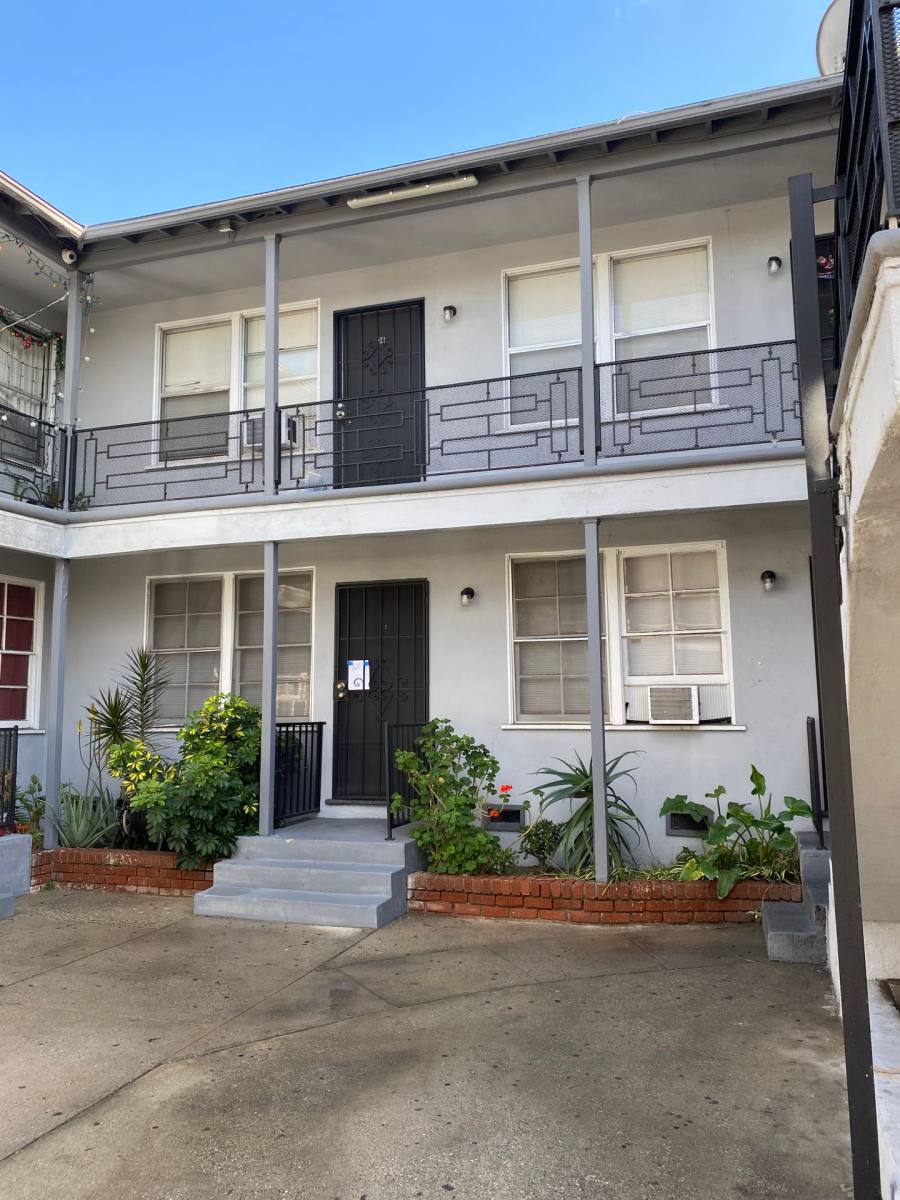 Apartment for rent at 2715-2723 San Marino St, Los Angeles, CA 90006
