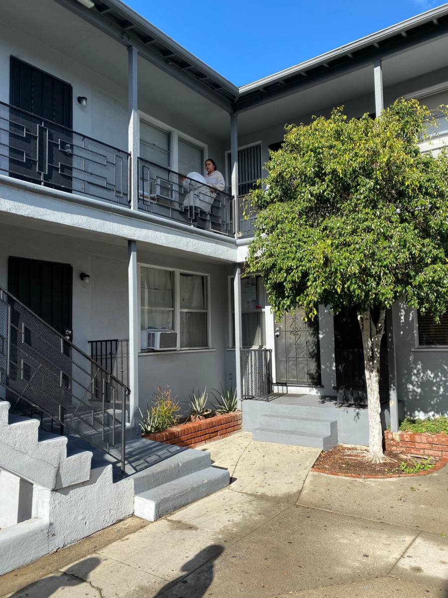 Apartment for rent at 2715-2723 San Marino St, Los Angeles, CA 90006
