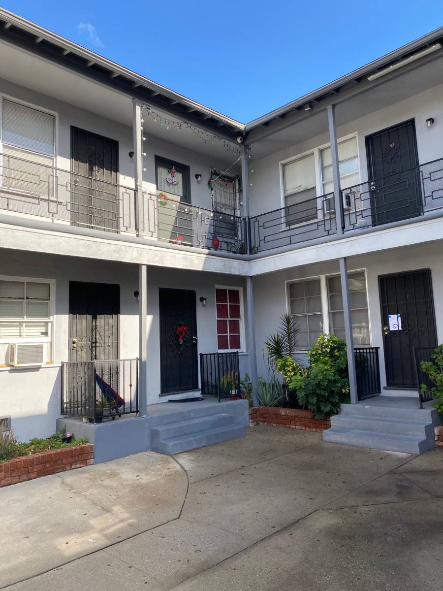Apartment for rent at 2715-2723 San Marino St, Los Angeles, CA 90006
