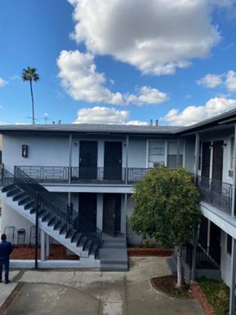 Apartment for rent at 2715-2723 San Marino St, Los Angeles, CA 90006