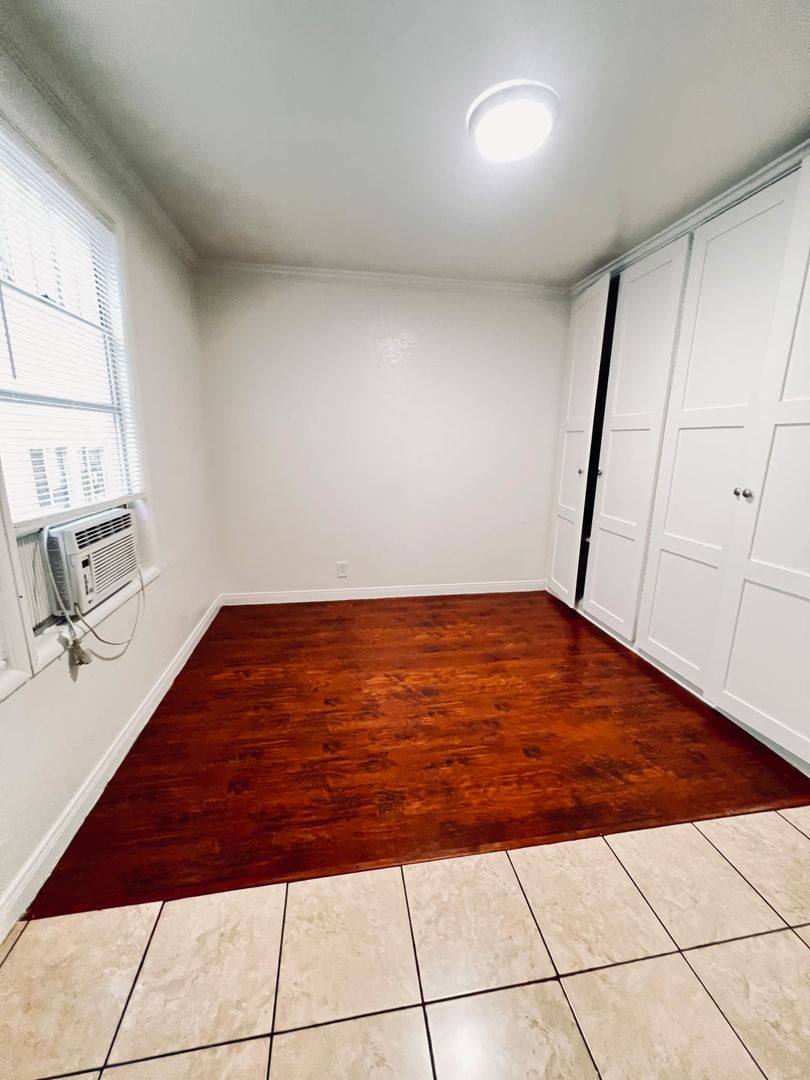 Apartment for rent at 2715-2723 San Marino St, Los Angeles, CA 90006