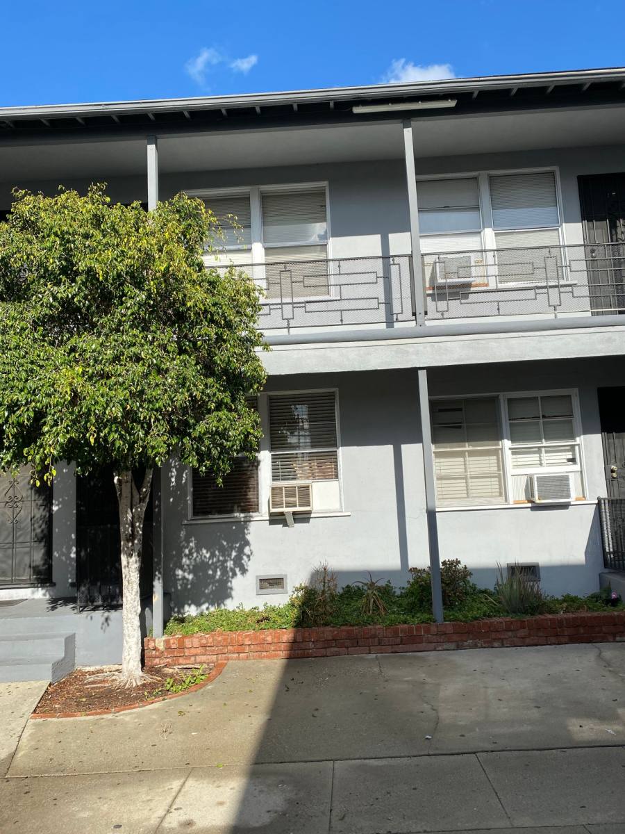 Apartment for rent at 2715-2723 San Marino St, Los Angeles, CA 90006