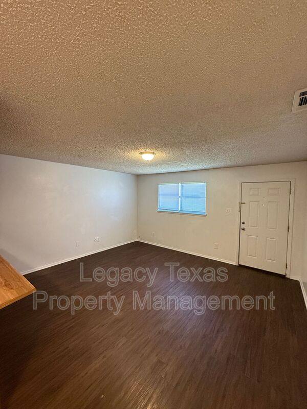 Apartment for rent at 1708 Short St #B, Cleburne, TX 76033