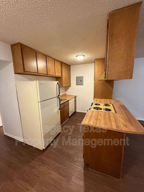 Apartment for rent at 1708 Short St #B, Cleburne, TX 76033