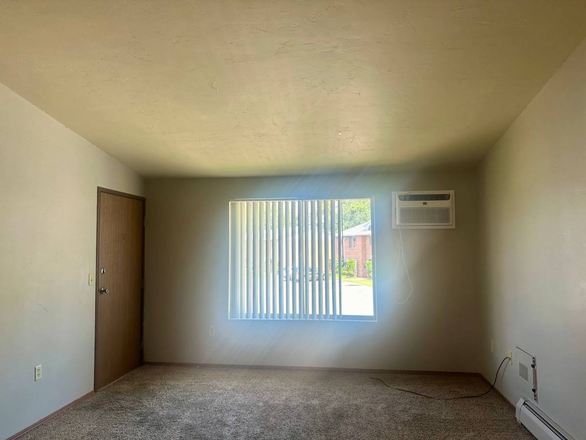 Apartment for rent at 2711 Humboldt Rd, Green Bay, WI 54311