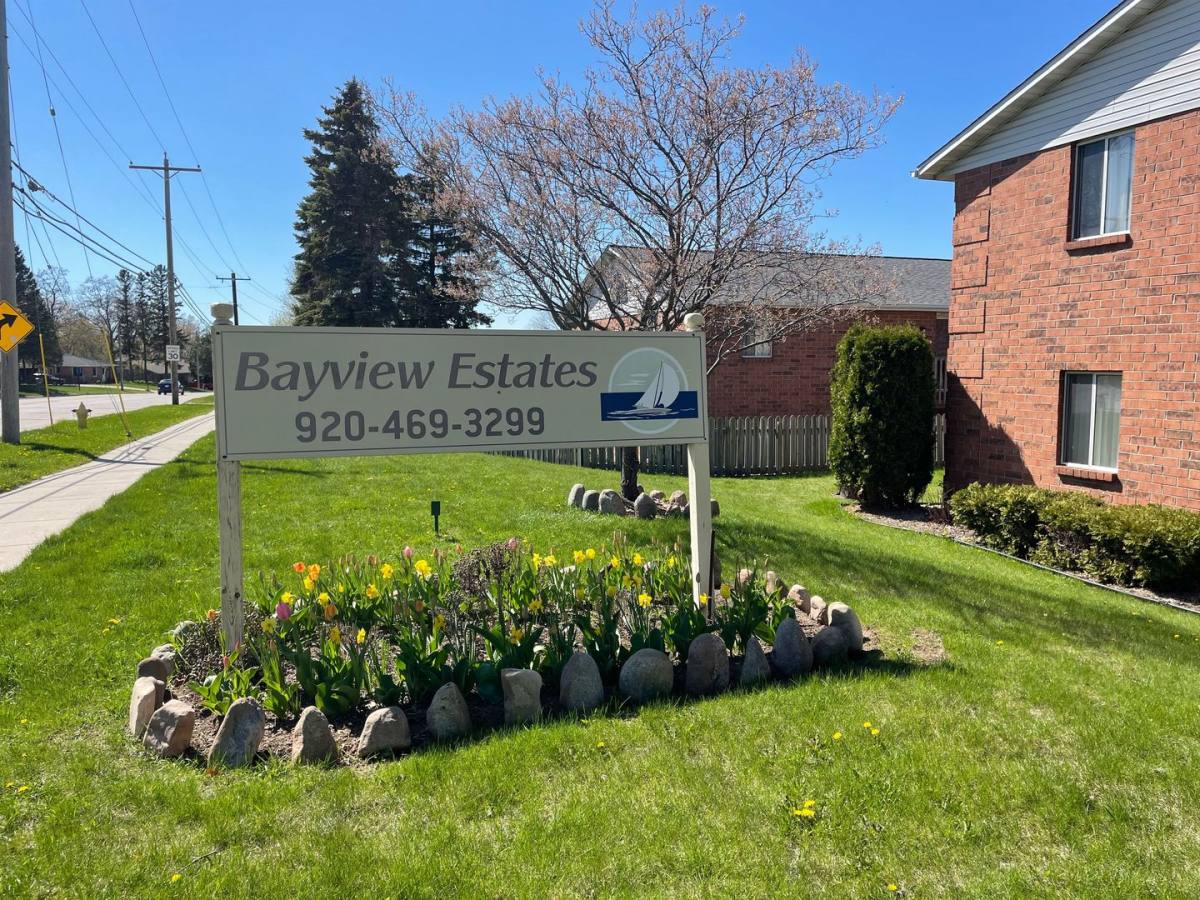 Apartment for rent at 2711 Humboldt Rd, Green Bay, WI 54311