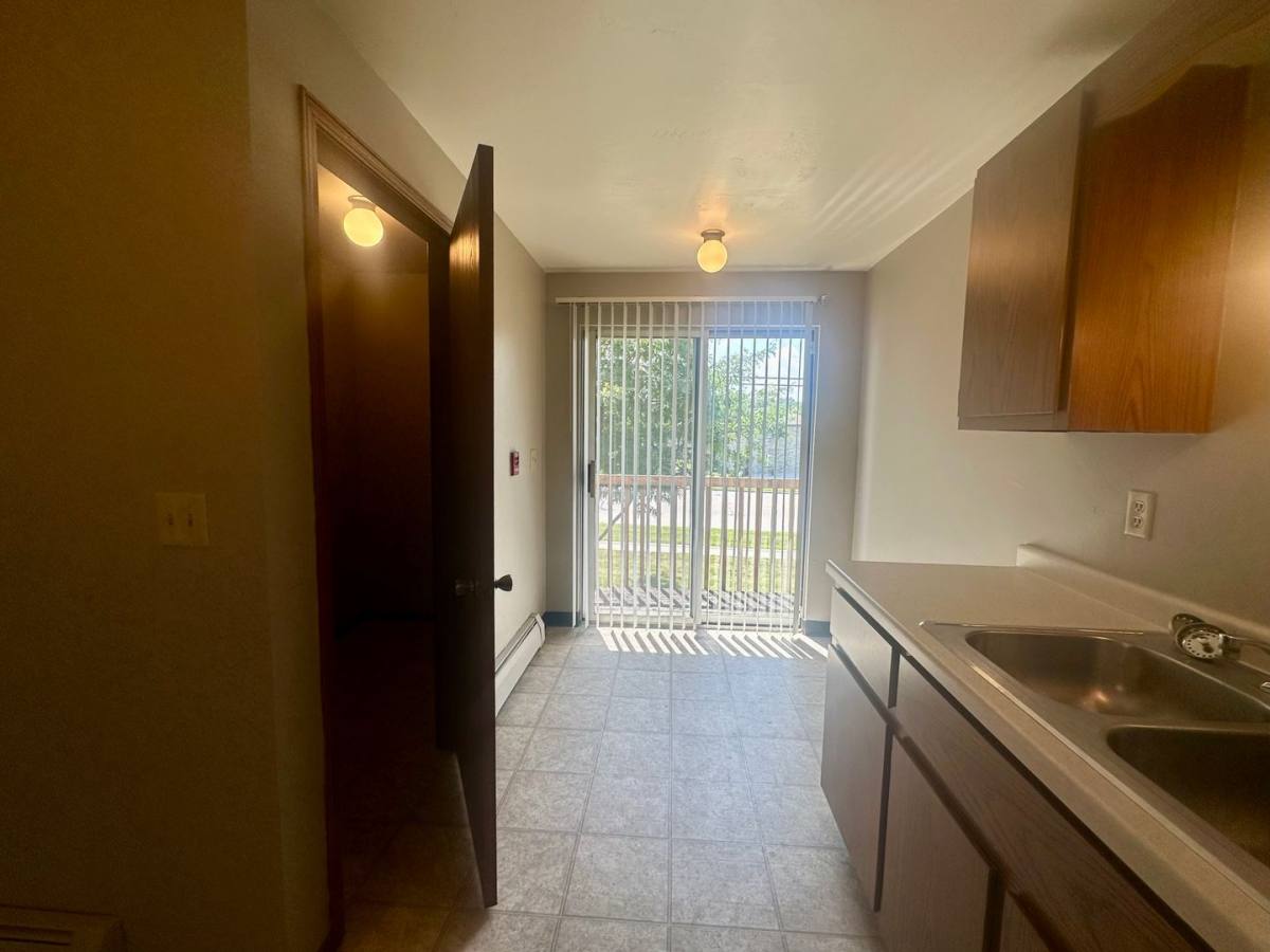 Apartment for rent at 2711 Humboldt Rd, Green Bay, WI 54311