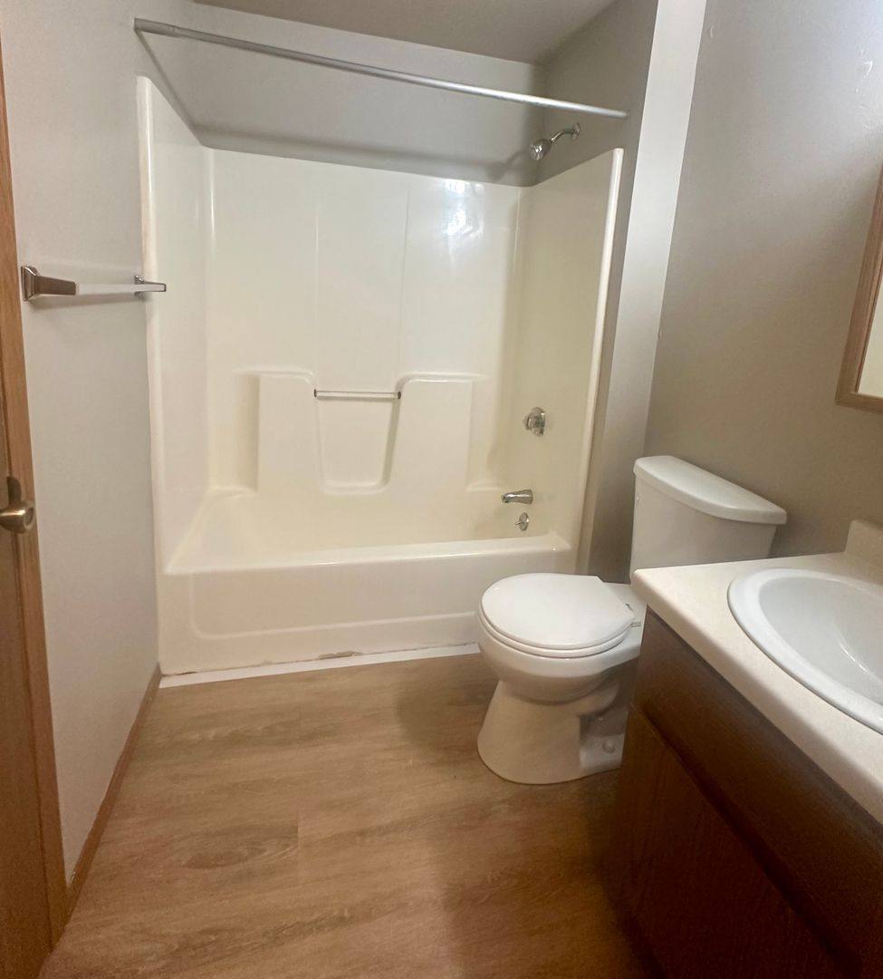 Apartment for rent at 2711 Humboldt Rd, Green Bay, WI 54311