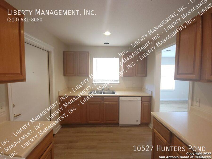 House for rent at 10527 Hunters Pond, San Antonio, TX 78224