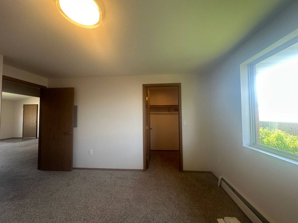 Apartment for rent at 2709 Humboldt Rd, Green Bay, WI 54311