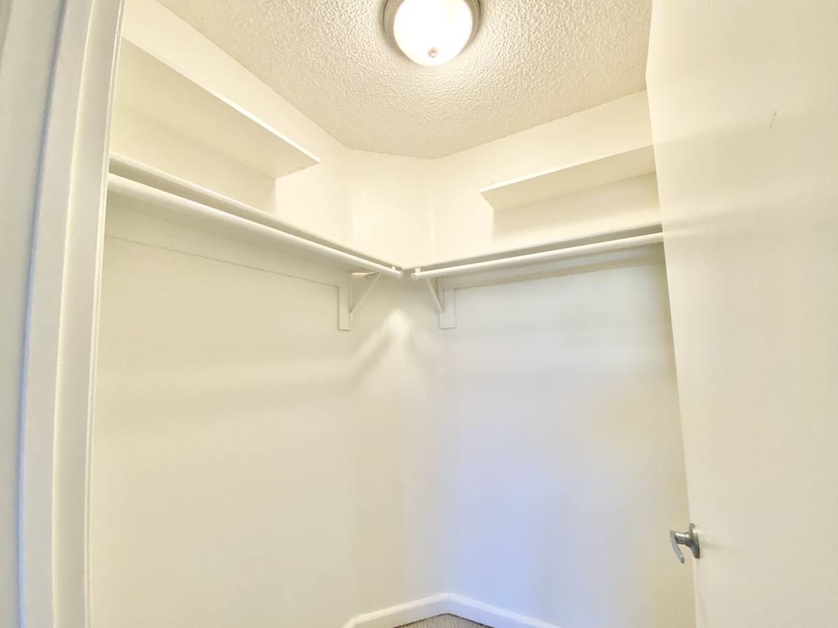 Apartment for rent at 860 S Ardmore Ave #109, Los Angeles, CA 90005