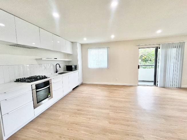 Apartment for rent at 860 S Ardmore Ave #109, Los Angeles, CA 90005