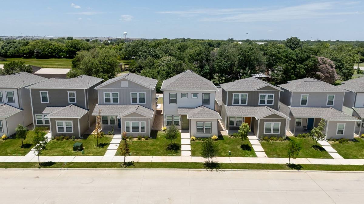 Apartment for rent at Living Fully Orchard Farms, 9004 Apple Orchard Lane, Fort Worth, TX 76140