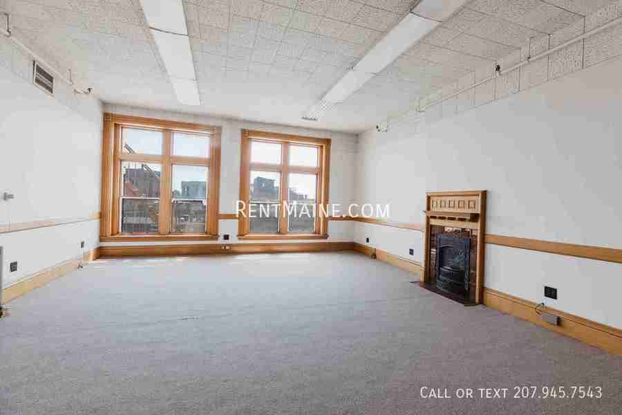 Apartment for rent at 15 Columbia St #303, Bangor, ME 04401