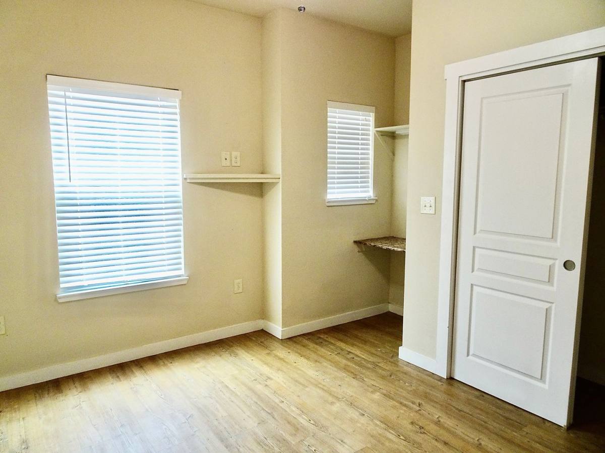 Townhouse for rent at 1920 S 16th St, Waco, TX 76706