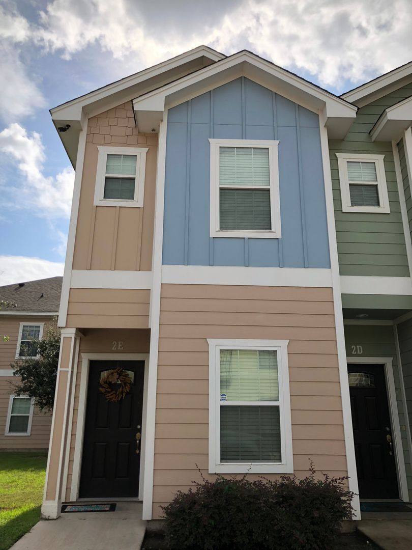 Townhouse for rent at 1920 S 16th St, Waco, TX 76706